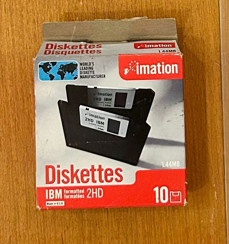 Caixa de disquete na cor branca