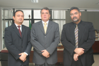 Presidente Gerson de Oliveira, com Júlio Guimarães e Domingos Carlos Neto 
