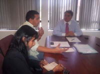 Presidente Gerson de Oliveira com servidores Paulo Rios e Edvânia Kátia
