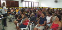 Odontóloga Teresa Gondim faz palestra para os pais dos alunos