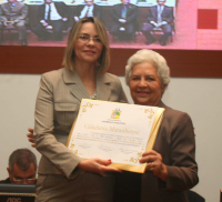 Ministra Kátia Arruda recebe o título de cidadã maranhense da deputada Helena Heluy 