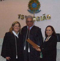 Desembargadores Alcebíades Tavares (decano do tribunal) e a Desa. Ilka Esdra