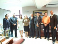 Novos empossados, a presidente do TRT Ilka Esdra e o vice-presidente Luiz Cosmo