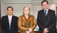 Desa. Ilka Esdra, com José Antônio Abreu e Efren Leite
