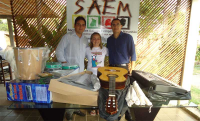 Allan Marques (d) entregou os instrumentos aos representantes da SAEM