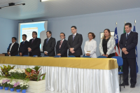 Juíza Liliana Bouéres (penúltima da esq. para direita) integrou a mesa de honra da solenidade