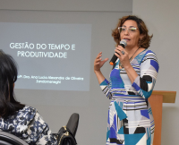 Professora Ana Lúcia Zandomeneghi.