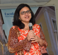 Professora Ana Paolla Diniz.