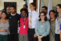 Equipe do "TRT na Escola" e alunos do CEAPS