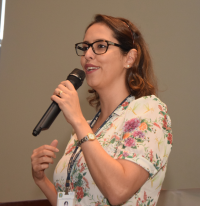 A psicóloga Marina Junqueira Cançado profere Palestra "Estratégias de Defesa contra o Adoecimento no Trabalho"