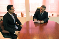 Presidente do TRT-MA, desembargador James Magno, assina termo de posse do novo juiz