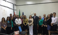 Desembargadora Solange Cordeiro; juízes Érico e Tália; e servidores da Corregedoria e da VT de Pinheiro