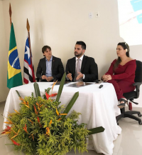 Juiz Paulo Fernando, coordenador da EJUD16, na abertura da semana, ao lado juiz Bruno Motejunas, titular da VT de Bacabal, e juíza Gabrielle Boumann