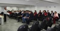 Desembargadora presidenta do TRT-MA em reunião com os juízes de 1ª Instância.