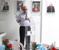 Desembargador Luiz Cosmo diz que flor embeleza e deixa o ambiente mais iluminado