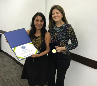 Servidora Edvânia Kátia recebeu a condecoração em evento nacional