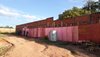 Fase 1 da obra em Imperatriz: cercamento de tapumes.
