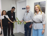 O desenlace da fita inaugural também foi feito com os servidores homenageados