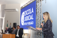 Desembargadora Márcia e, no segundo plano, demais integrantes da mesa de honra: desembargador Américo Bedê Freire (vice-presidente e corregedor TRT), ministro Luiz Philippe e o procurador-chefe da PRT16, Maurel Selares