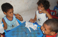 Alunos receberam escovas de dente 