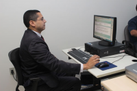 Advogado Antonio Emílio Rocha protocoliza o primeiro processo eletrônico da 1ª VT