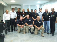 Agentes de segurança e instrutores do US-PIT