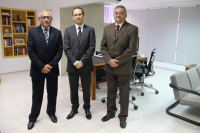 Desembargador Luiz Cosmo da Silva Júnior, juiz substituto Ricardo Machado Lourenço Filho e o Juiz Auxiliar da presidência, Manoel Lopes Veloso