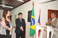 Juízes Gabrielle Boumann e Francisco Galvão atentos à fala do advogado Carlos Morais.
