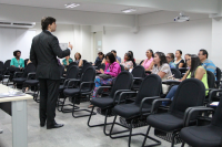 Professores atentos à palestra