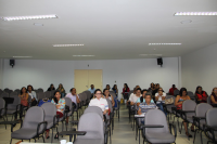 Professores e  gestores de escolas públicas e estudantes do CEST participam da palestra