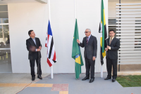 Hasteamento das bandeiras.