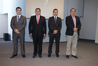 Autoridades durante a execução do Hino Nacional. Da esquerda para a direita: juiz Fernando Barboza, secretário Geraldo Castro, procurador Marcos Rosa e desembargador Gerson de Oliveira.