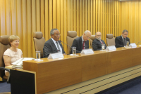 Desembargador James Magno (dir.) participa da reunião como secretário-geral do Coleprecor