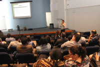 Juíza Angelina Moreira apresenta o Programa TRT na Escola aos participantes da 5ª SFM.