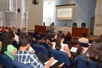 Plateia acompanha os dados apresentados pela médica