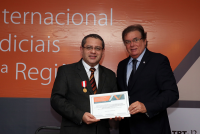 Presidente James Magno e desembargador Gerson de Oliveira, diretor da EJUD16