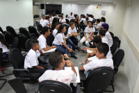 Adolescentes participam de oficinas no TRT-MA