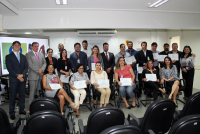 Desembargador Gerson; juízes Bruno, Paulo Fernando, Carolina e Angelina e os conciliadores