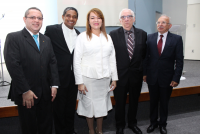 Desembargador James Magno, padre Cláudio, desembargadores Solange de Castro Cordeiro e Américo Bedê e o pastor Antonio Martins