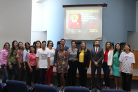 Magistrados, palestrante e alguns participantes no encerramento do IV Workshop do Trabalho Infantil