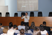 Rossandro Klinjey diz que educar é prova de amor