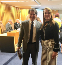 Presidenta Solange também entregou o PPO ao coordenador da CCAUD, Gilvan do Nascimento