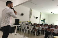 Juiz Paulo Fernando conversou com alunos do CE Vinícius de Moraes