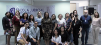 Palestrante com os participantes da palestra
