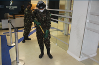 Imagem relativa à notícia sobre a sanitização feita no prédio-sede do TRT por equipe do 24º BIS