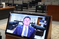Foto do ministro Luiz Fux exibida em monitor de computador.