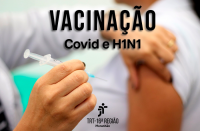 Imagem em primeiro plano de aplicação de vacina.