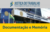 Fachada do prédio-sede do TRT16 com bandeiras hasteadas do Brasil, do Maranhão e do Tribunal. Abaixo, texto Documentação e Memória, cor azul, sobre faixa amarela.