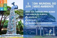 Foto ilustrativa de uma torneira despejando objetos plásticos no meio ambiente. Ao lado direito da imagem, tarja azul e texto escrito com letras brancas informações sobre o dia mundial do meio ambiente.