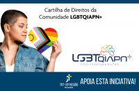 Imagem de fundo branco, tendo à esquerda foto de pessoa clara, de cabelos curtos e escuros, usando jaqueta jeans e segurando uma placa colorida em forma de coração. No topo, o nome da cartilha em letras pretas. Abaixo, a logomarca da Comissão LGBTQIAPN+ da Anamatra. Na base, tarja azul escura, mostrando a logomarca do TRT-16 e o texto branco APOIA ESTA INICIATIVA!